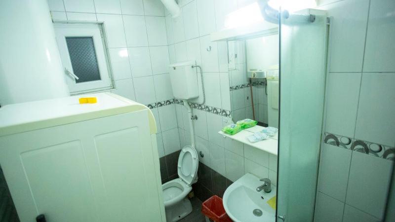 Private Cozy Room 1 With Shared Kitchen In Appartment, Downtown Белград Екстериор снимка